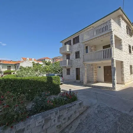 Bili Apartmán Postira